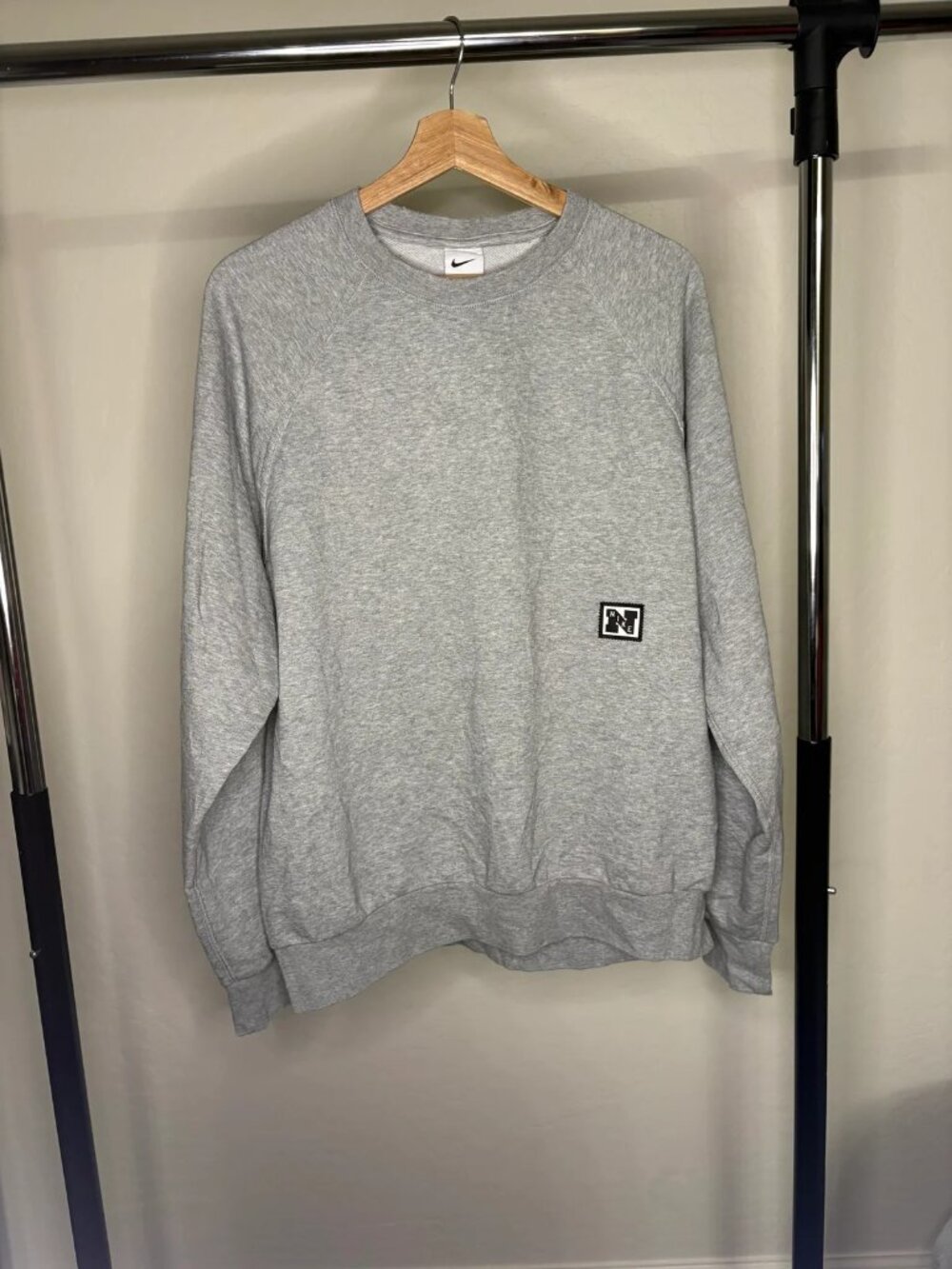 Nike Dri-Fit Grey Raglan Crewneck Sweatshirt Mens M Y2K Box Logo Patch